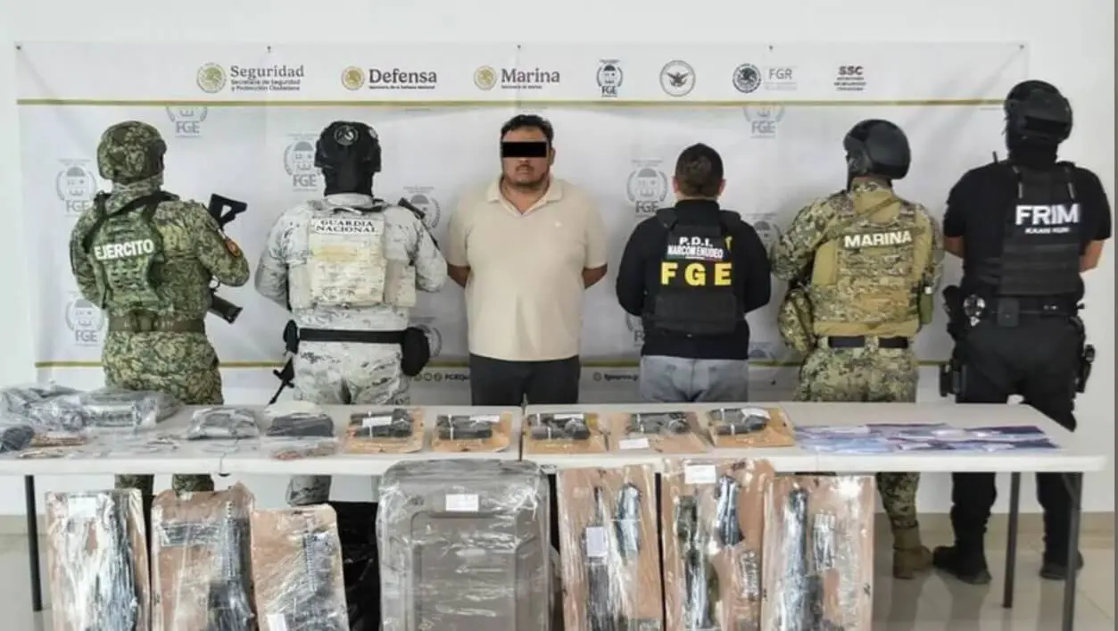 Suspect detained beside authorities and seized weapons