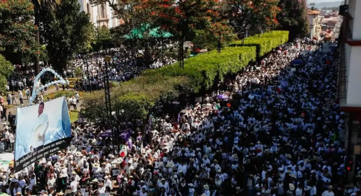 Marcha en Uruapan
