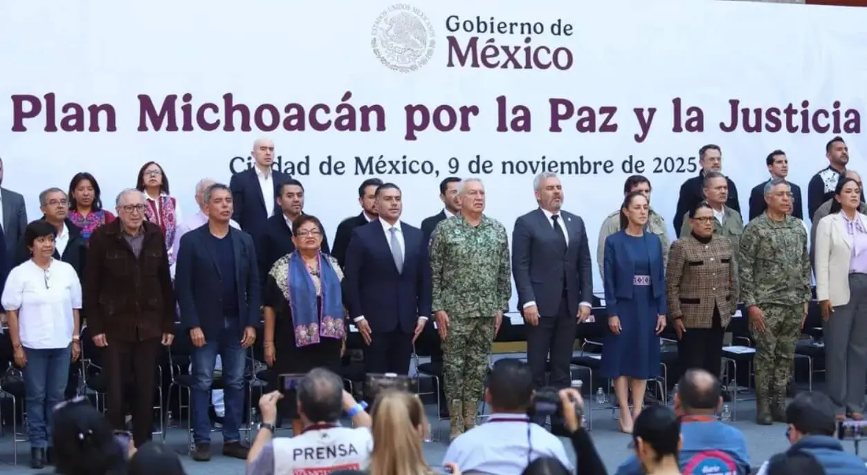 Officials at Michoacan peace and justice announcement
