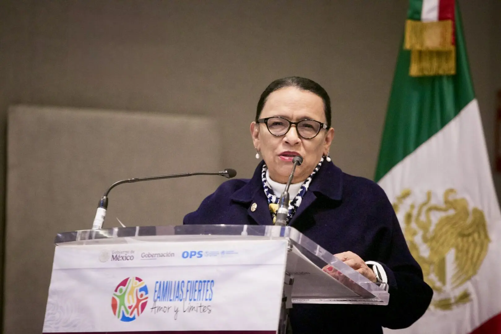 La secretaria de Gobernación participa en taller Familias Fuertes para fortalecer vínculos en hogares