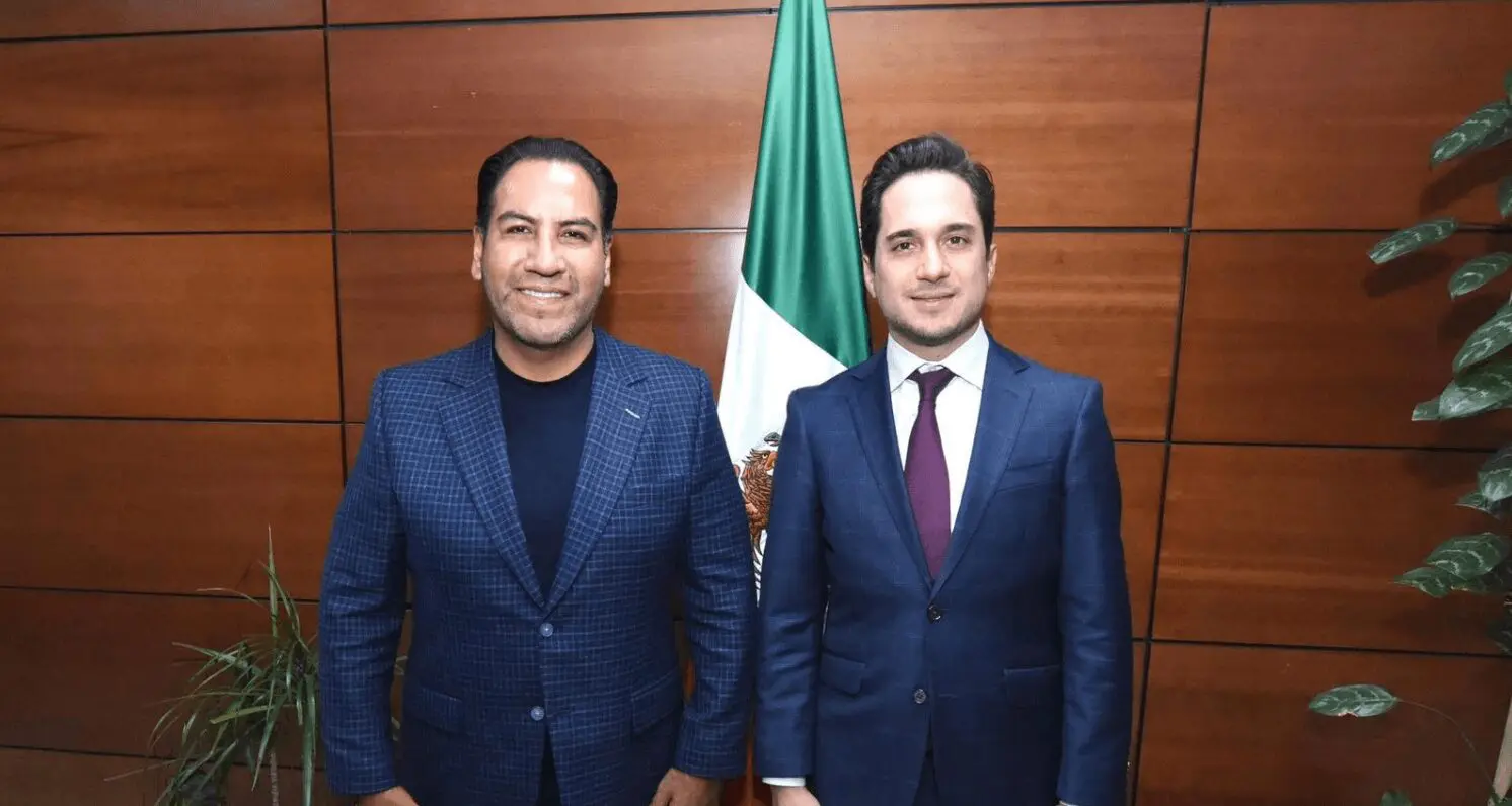 Reunión entre Eduardo Ramírez Aguilar y el director de Banobras sobre la carretera Palenque Ocosingo