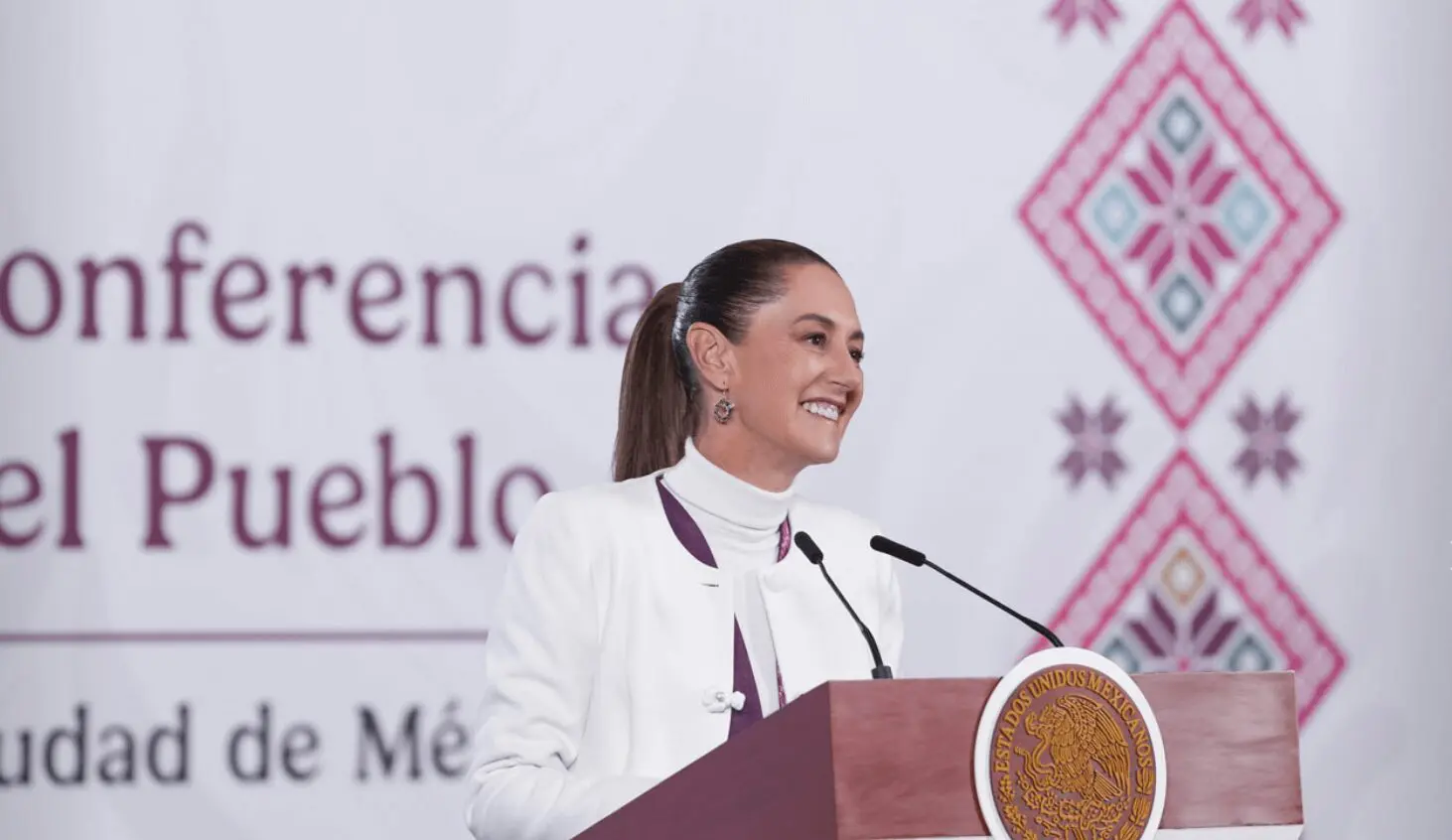 Sheinbaum contra la extorsión a migrantes en el INM