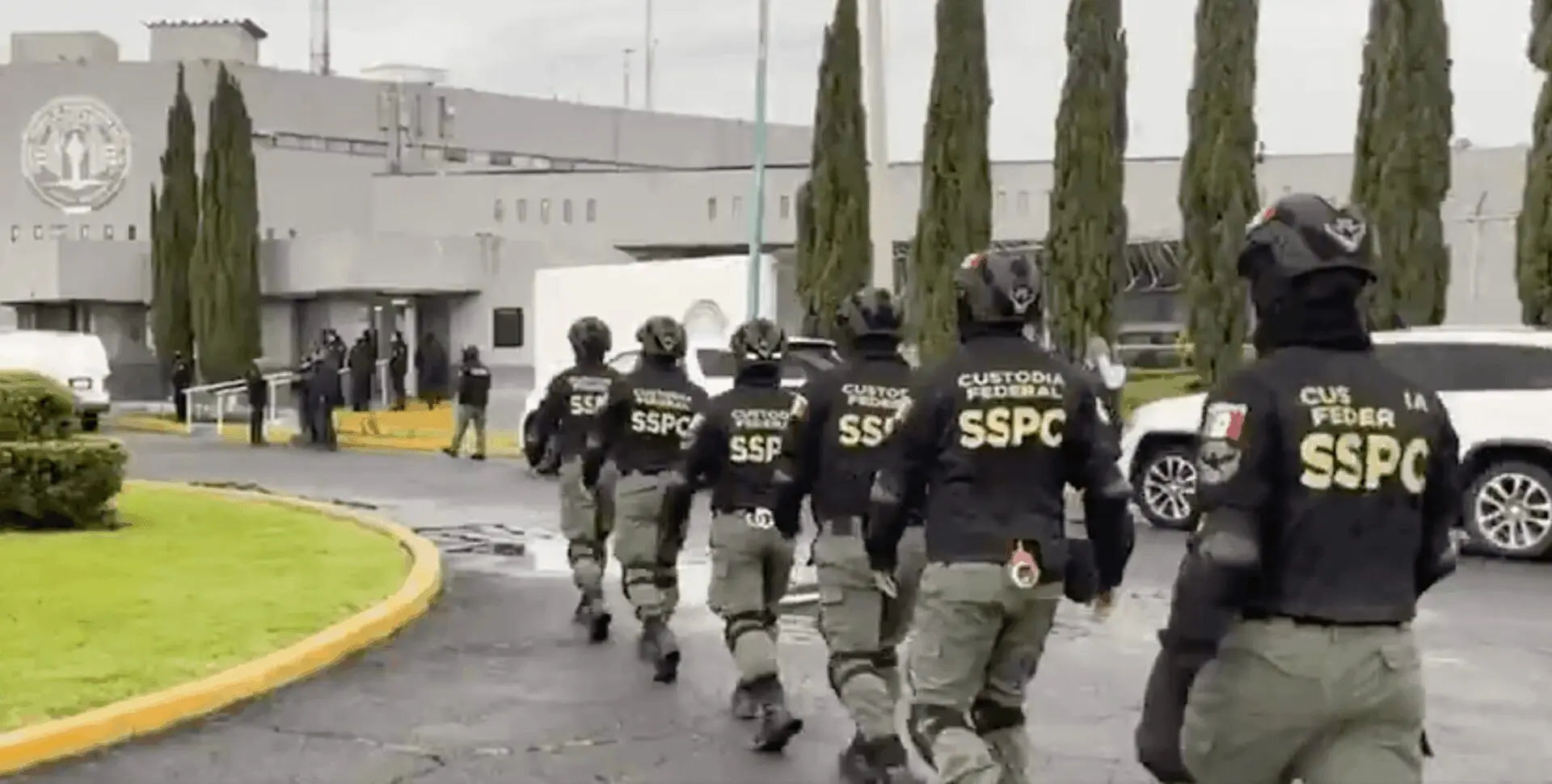 Policías del Servicio de Protección Federal durante actividades de proximidad social en 2025