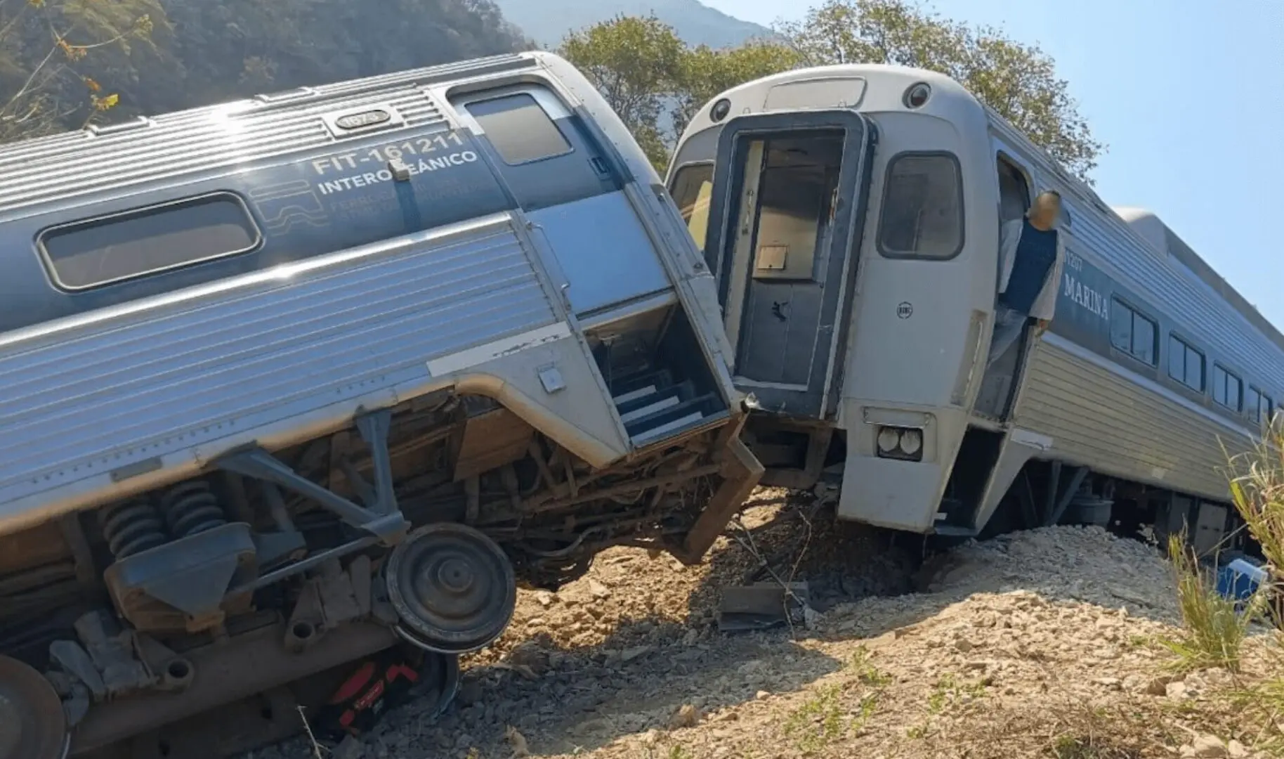 Descarrilamiento del Tren Interoceánico en Oaxaca deja 14 víctimas mortales confirmadas por autoridades federales.