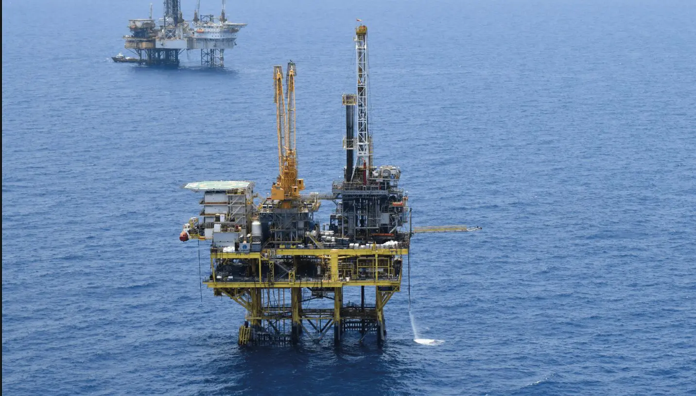 Plataforma petrolera de Pemex en aguas del Golfo de México