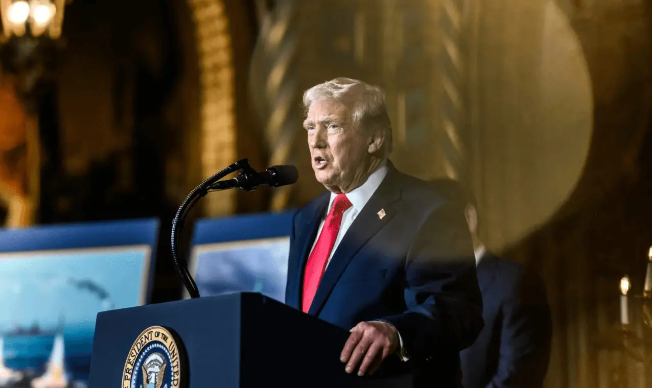Donald Trump durante un mensaje oficial luego de que una jueza federal bloqueara su plan migratorio.