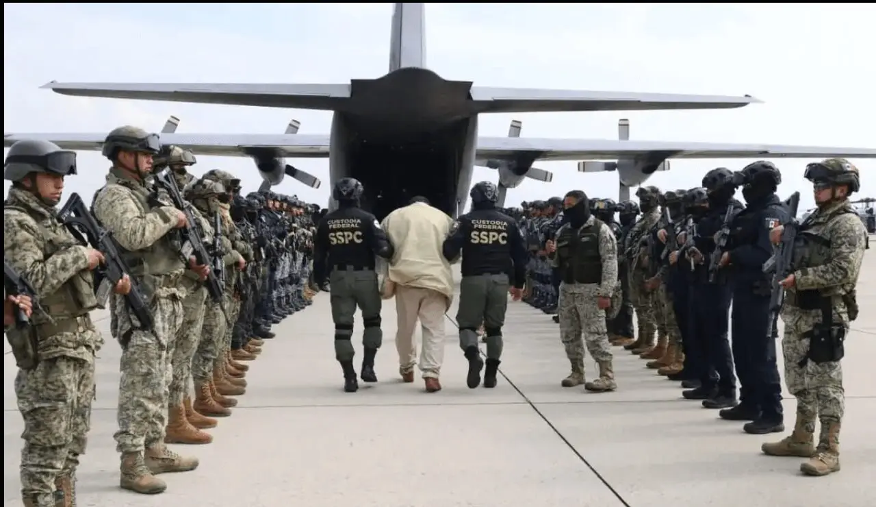 Gobierno de México traslada a operadores criminales a Estados Unidos