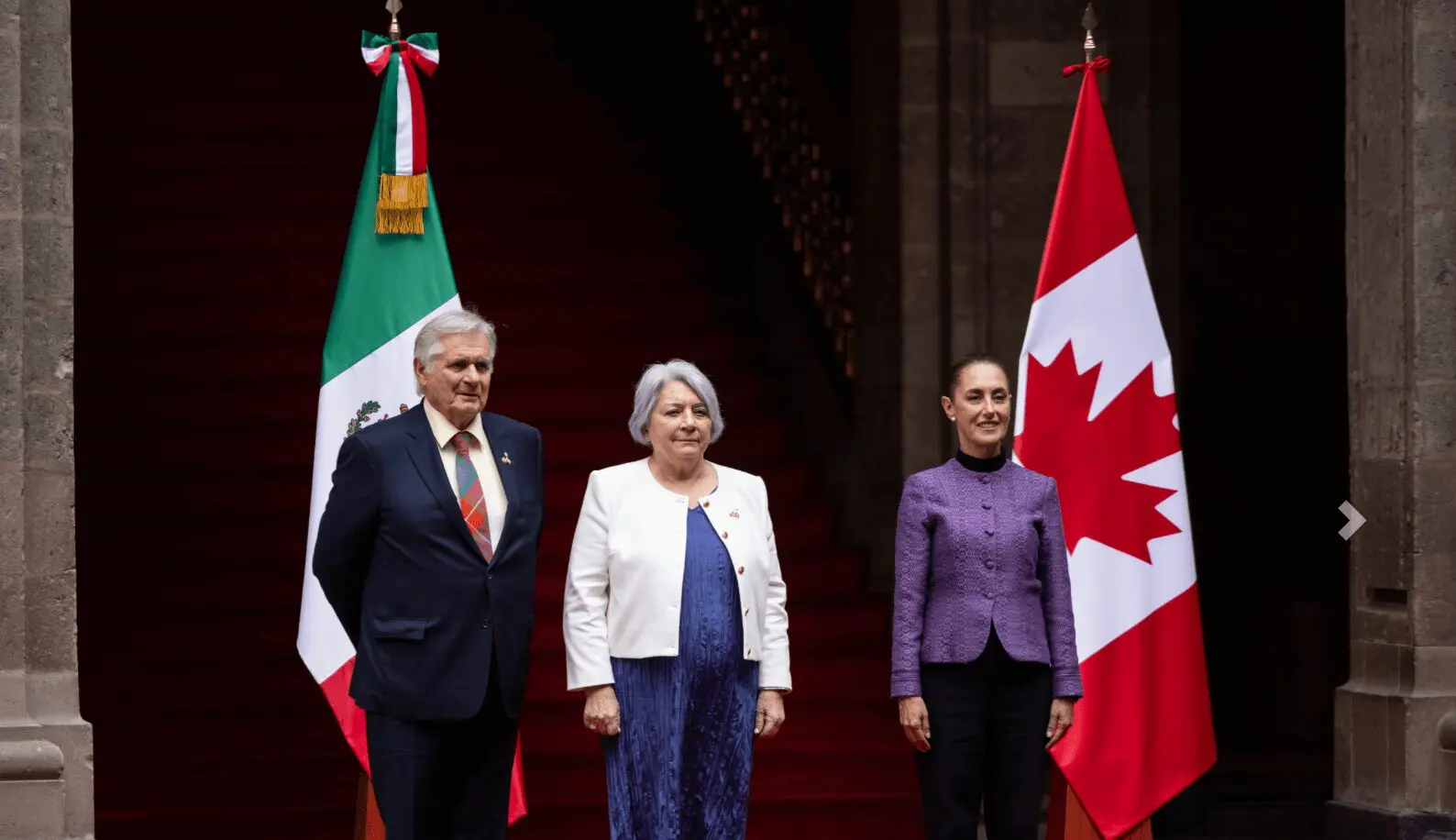 Sheinbaum y Mary Simon se dirigen a reunión privada en Palacio Nacional