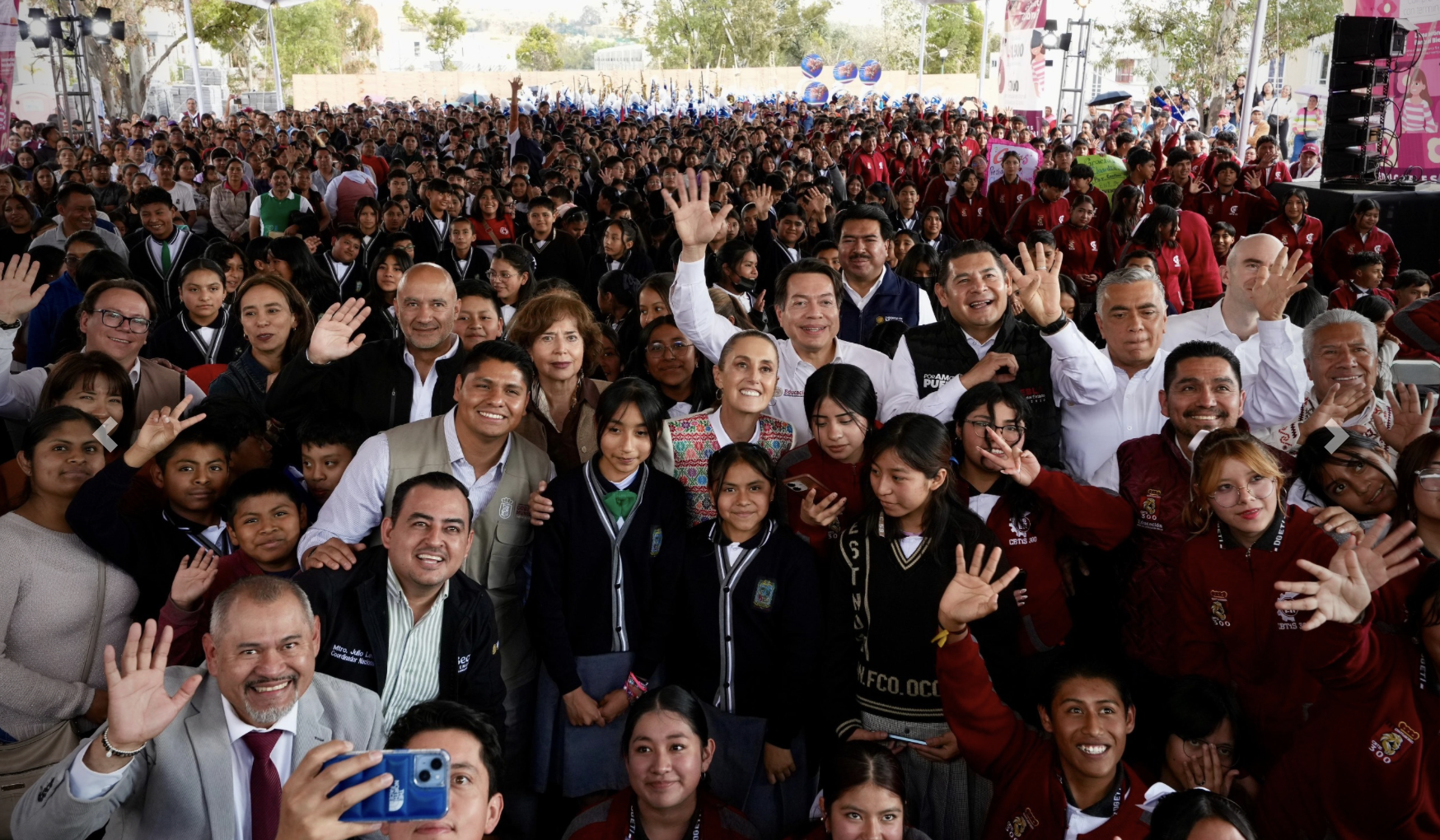 Claudia Sheinbaum encabeza entrega de apoyos sociales en Acatzingo, Puebla