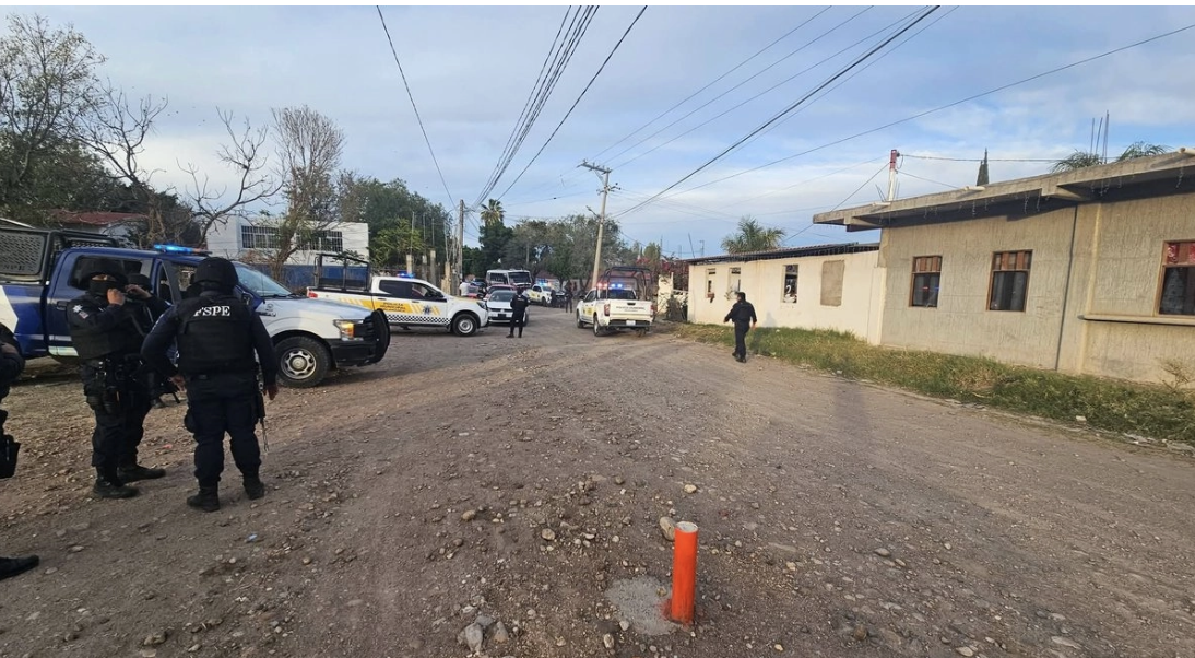 Elementos de seguridad resguardan canchas de futbol tras ataque armado en Salamanca