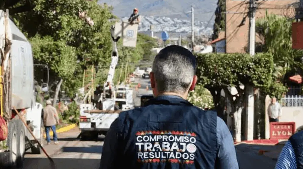 Programa Colonias al 100 encabezado por Ángel Torres en el Bulevar La Salle de Tuxtla