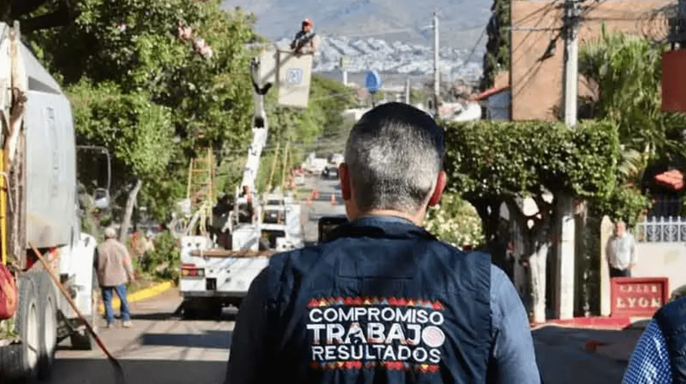 Programa Colonias al 100 encabezado por Ángel Torres en el Bulevar La Salle de Tuxtla