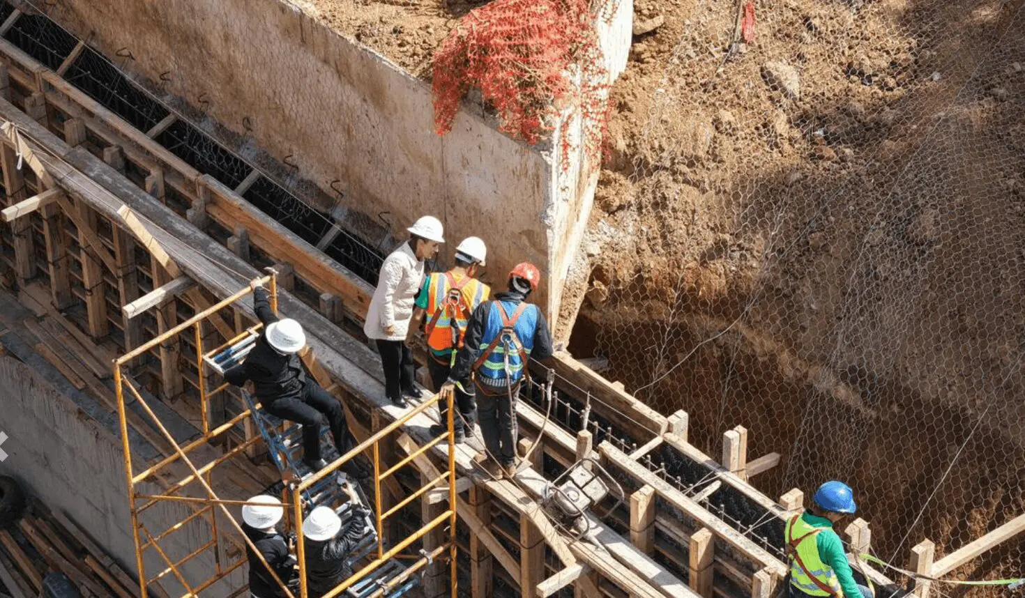 Sheinbaum supervisa obras de la autopista Siglo XXI en Michoacán