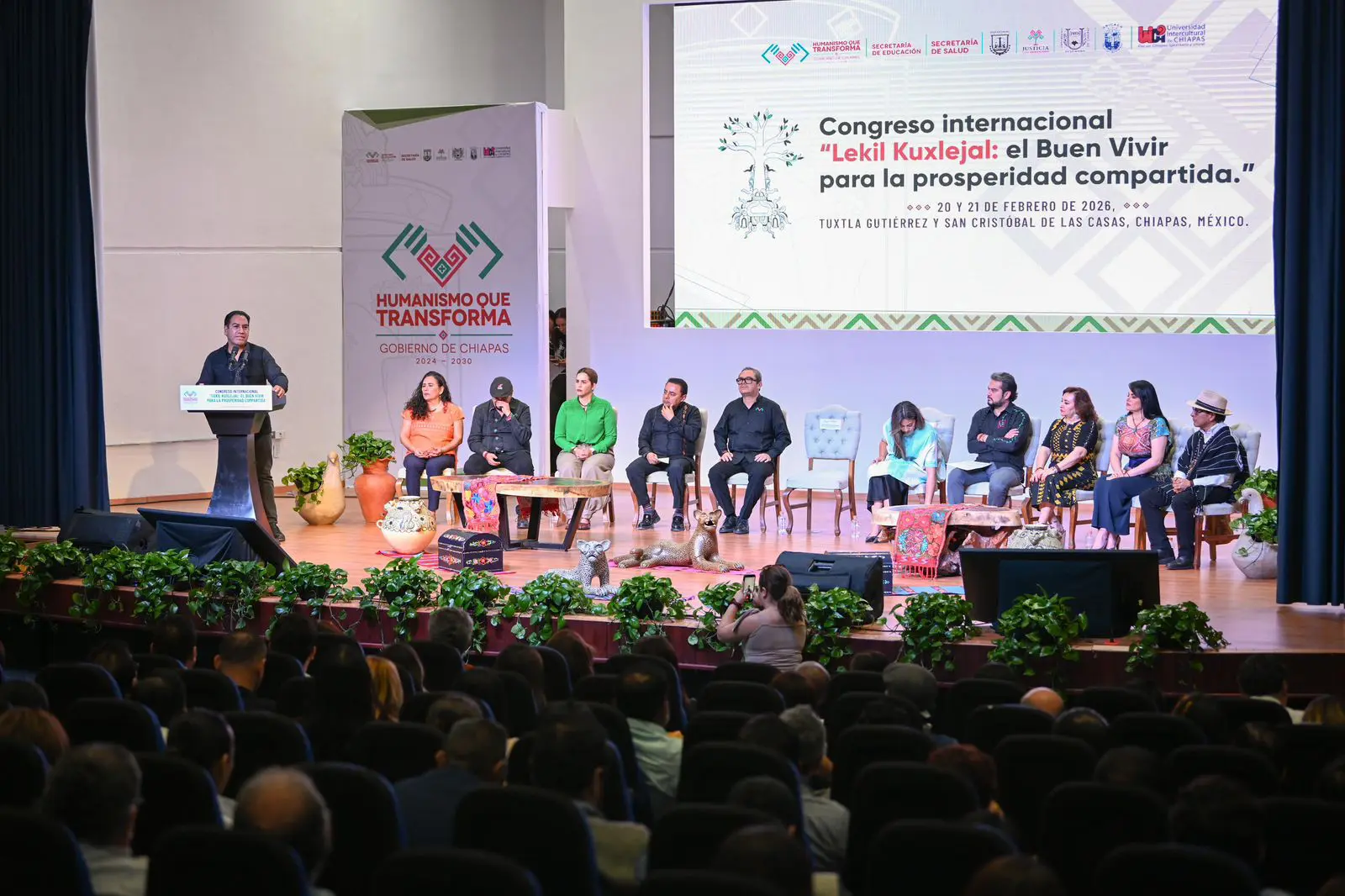 Eduardo Ramírez Aguilar participa en el Congreso Internacional Lekil Kuxlejal sobre el Buen Vivir para la prosperidad compartida en Chiapas