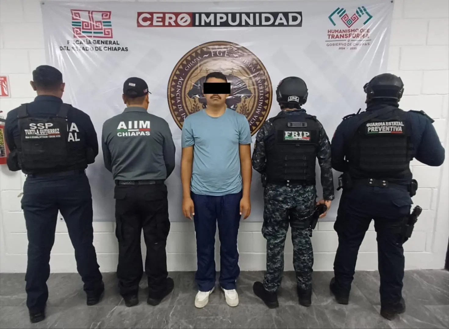 Detenido por hechos violentos en el bar Las Tarimitas es presentado por la Fiscalía General del Estado de Chiapas bajo el programa Cero Impunidad en Tuxtla Gutiérrez.