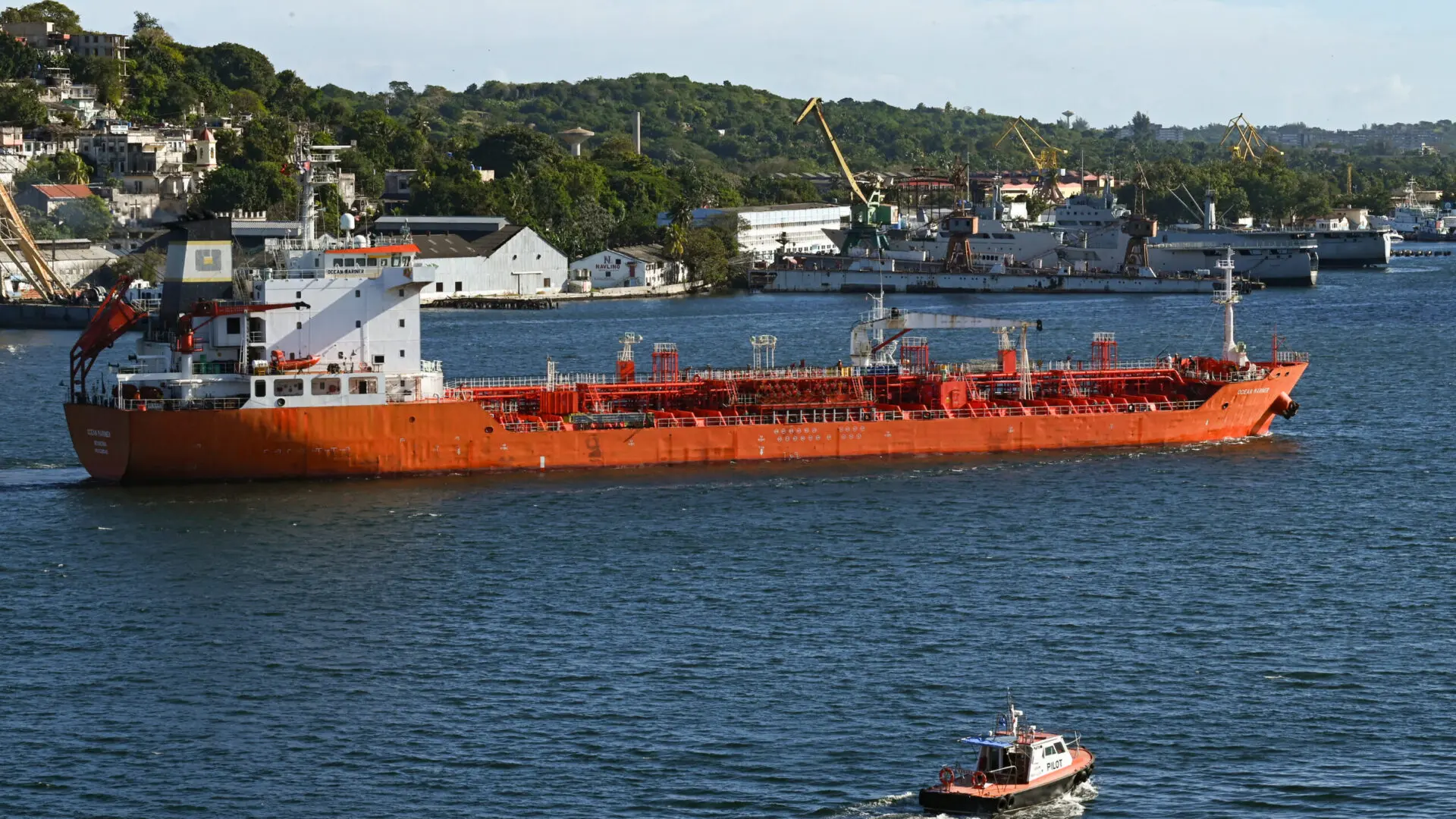 Gobierno de Estados Unidos mantiene bloqueo a Cuba pese a ayuda de Rusia