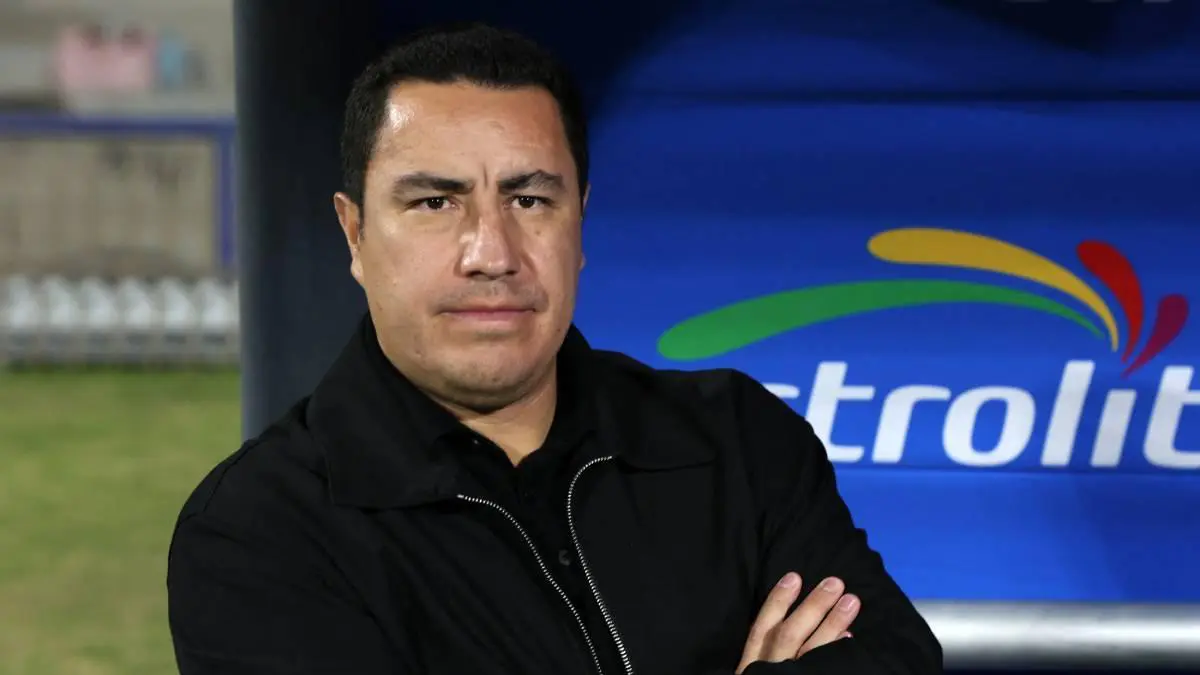 Efraín Juárez en el Estadio Olímpico Universitario.