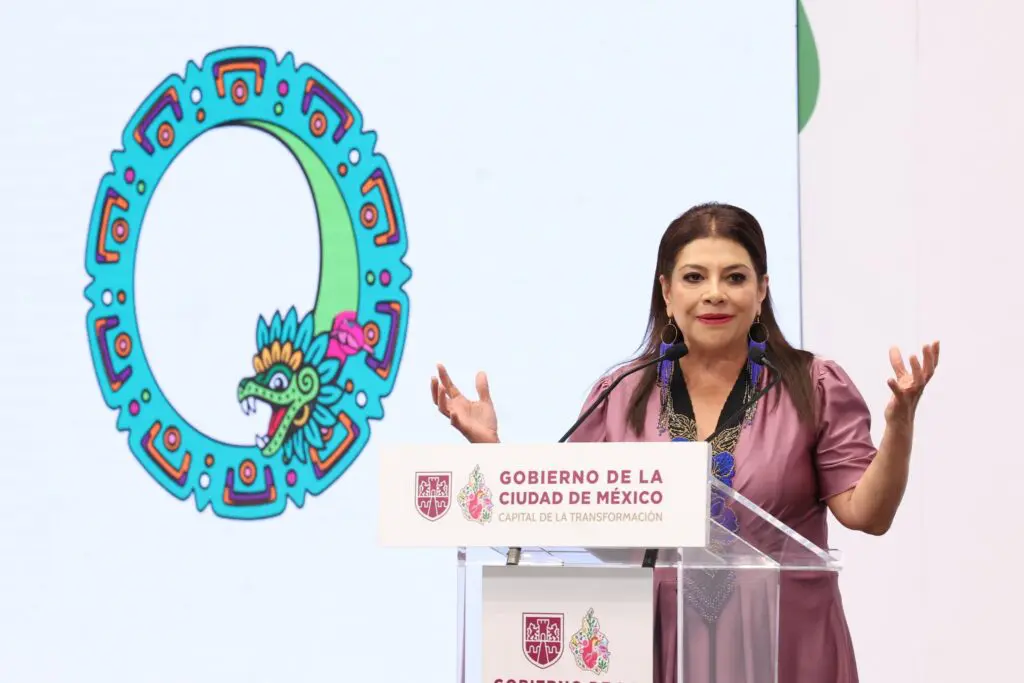 Clara Brugada en conferencia de prensa.