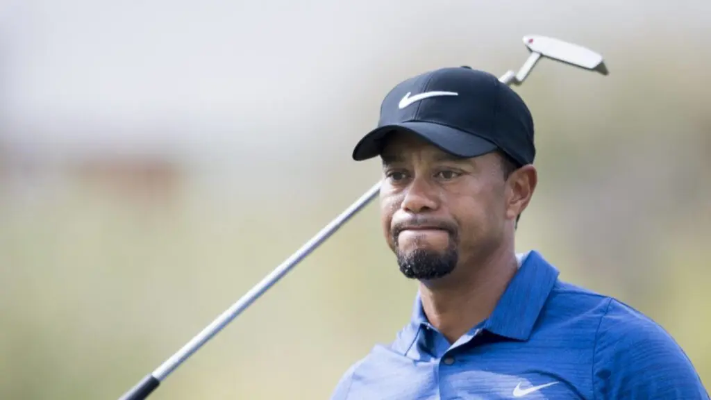 Tiger Woods en un torneo de golf.