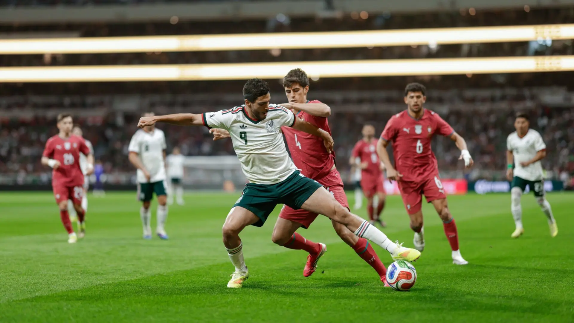 Raúl Jiménez en la reinauguración del Estadio Banorte.