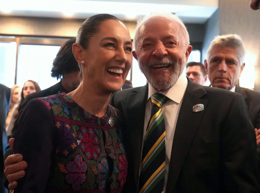 Lula Da Silva y Claudia Sheinbaum en un evento político.