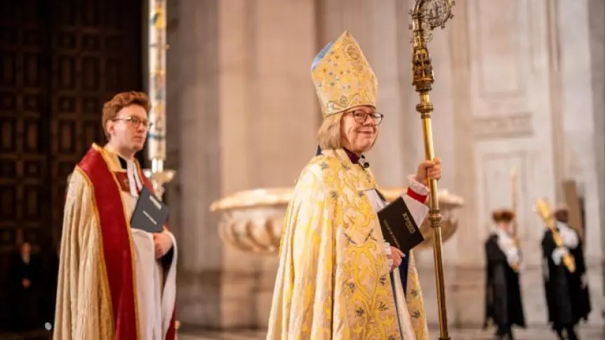 Primera mujer se convierte en líder de la iglesia anglicana