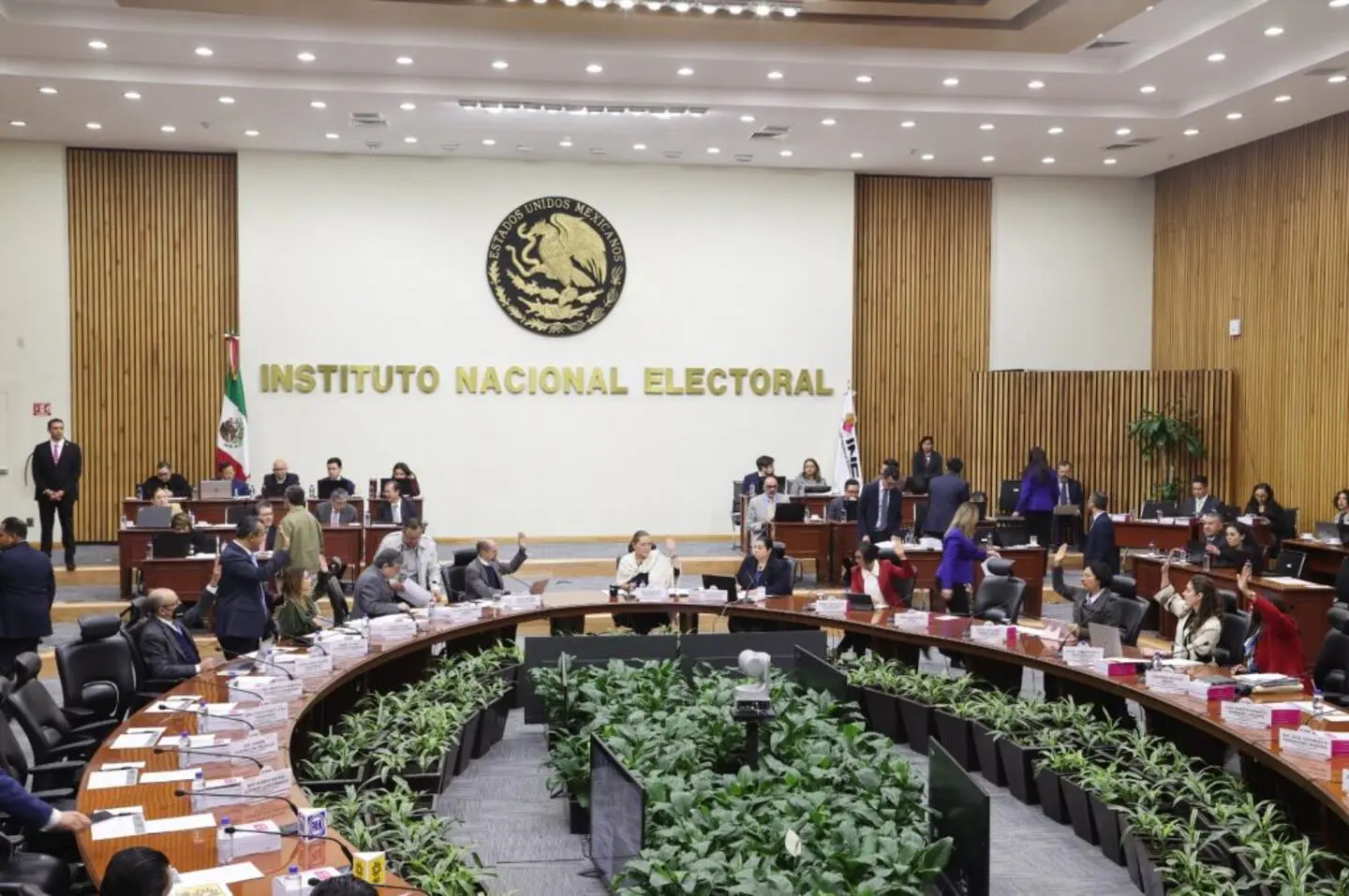 Sesión del INE.