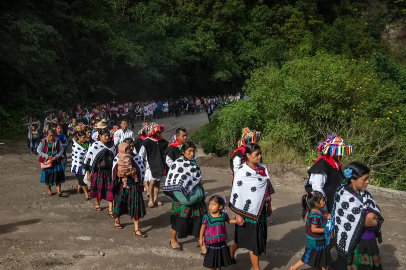 Mujeres indígenas marchan en Chiapas.
