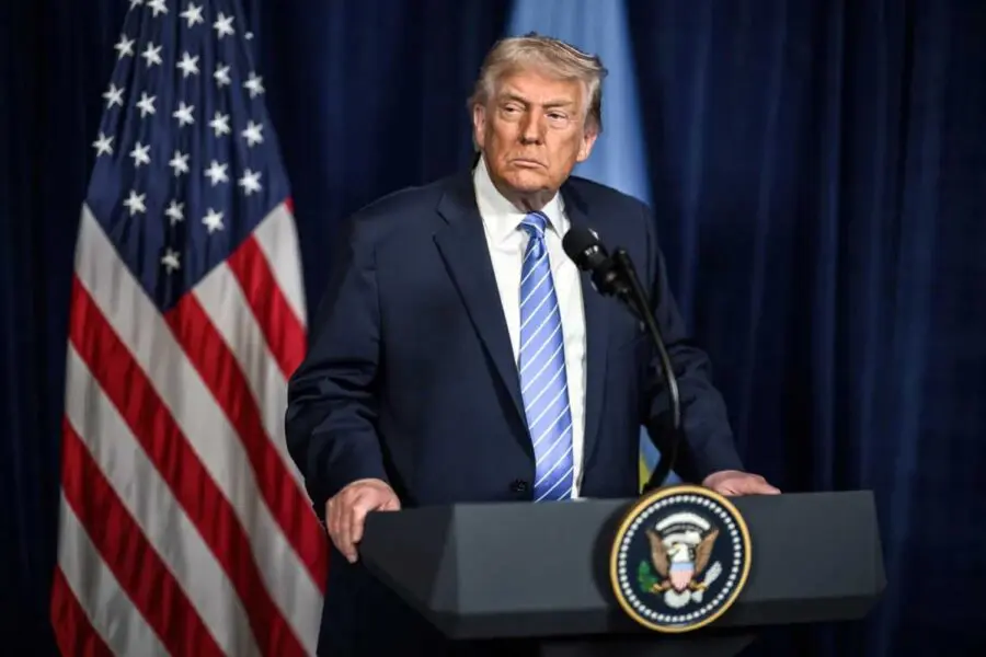 Presidente de Estados Unidos propone plan para terminar guerra con Irán