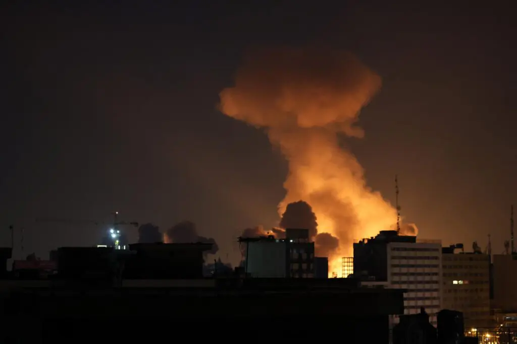 Irán recibe ataque nuclear