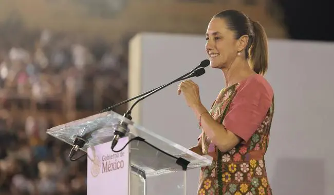 Presidenta firma decreto para reconocer a Margarita Maza "Embajadora Histórica de México"