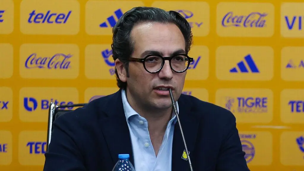Mauricio Culebro en conferencia de prensa de Tigres.