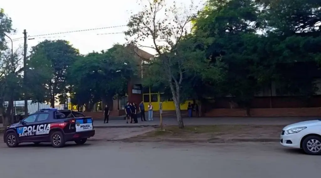 Menor de edad de Argentina mata a un niño y hiere a otros ocho durante tiroteo en colegio