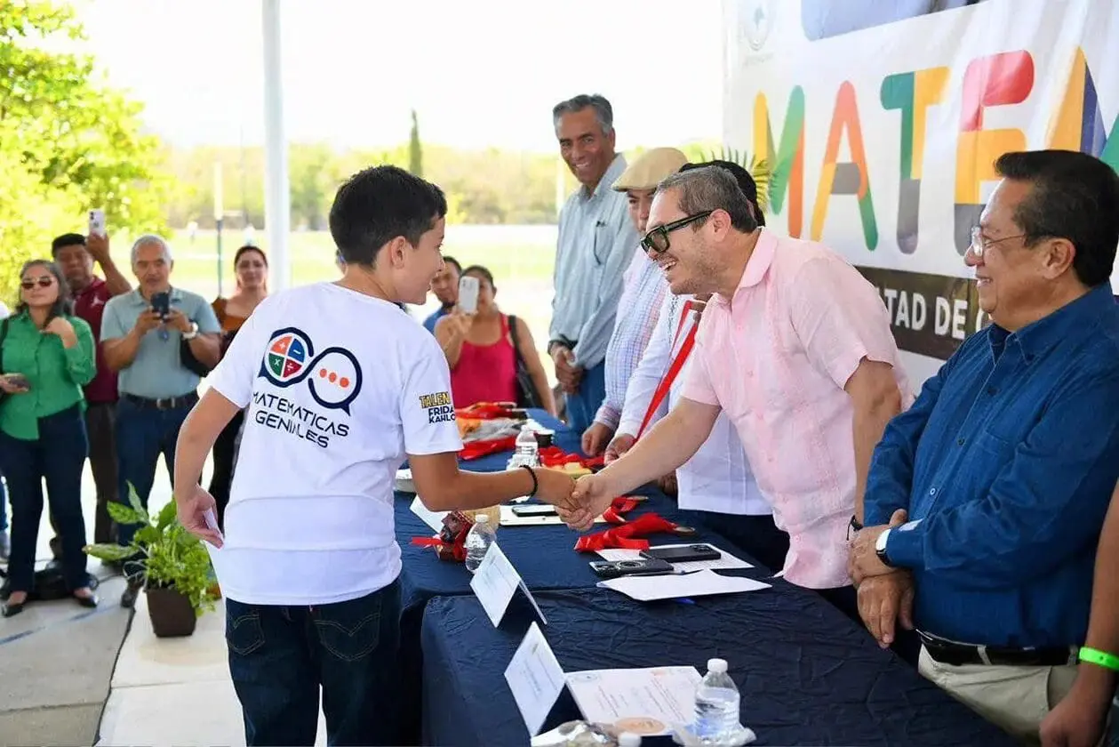 UNACH reconoce a ganadores de la Olimpiada Mexicana de Matemáticas