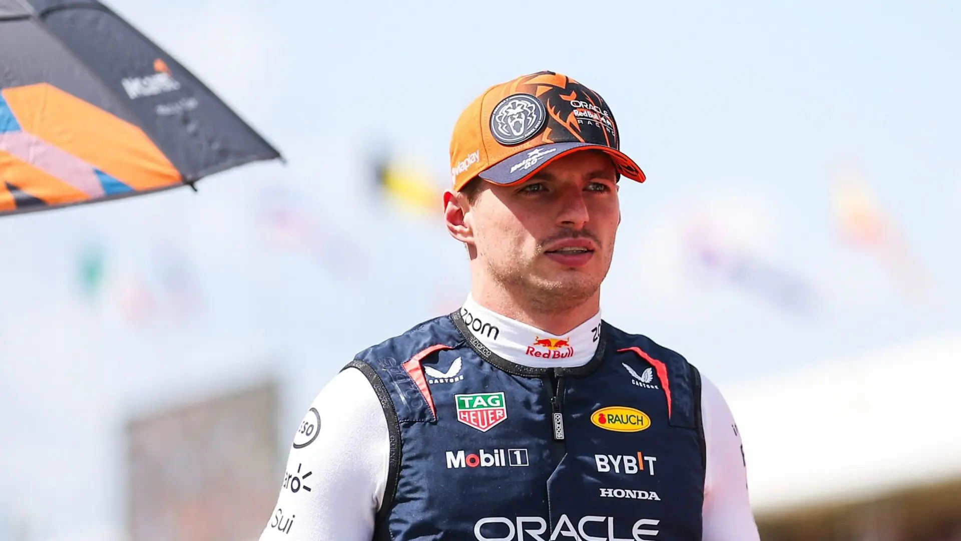 Max Verstappen en una carrera de Fórmula 1 durante la temporada de 2024.