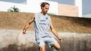 Sergio Canales deja a Rayados