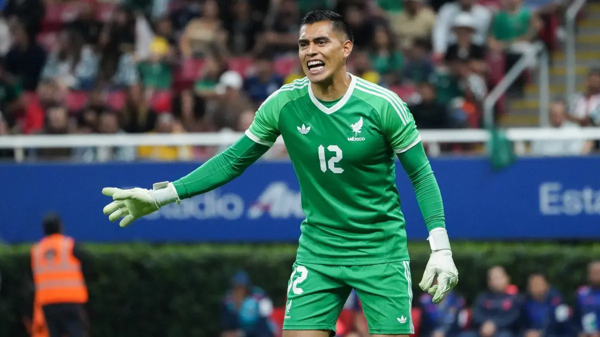 Raúl "Tala" Rangel, genera interés en clubes europeos, en un partido con la Selección Mexicana.