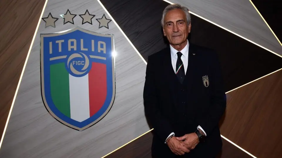 Gabriele Gravina renuncia a su puesto como presidente de la Federación Italiana de Futbol.