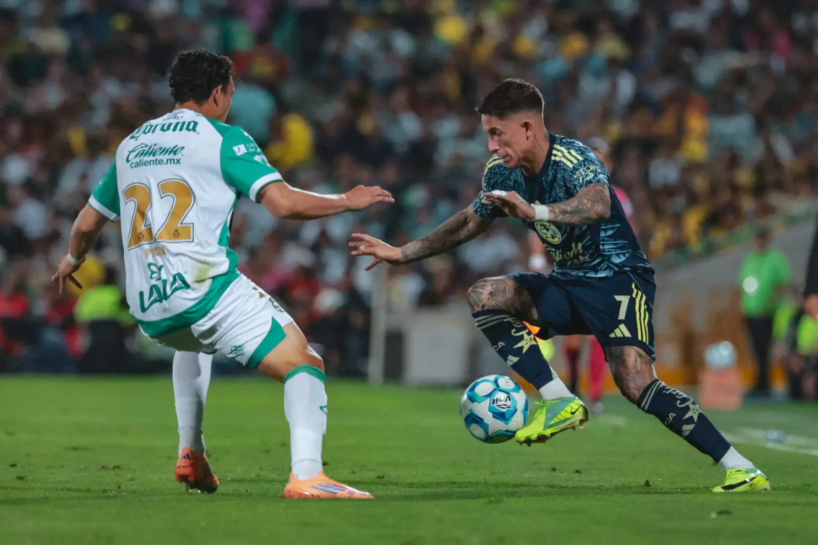 Santos rescató el empate ante América con 10 hombres