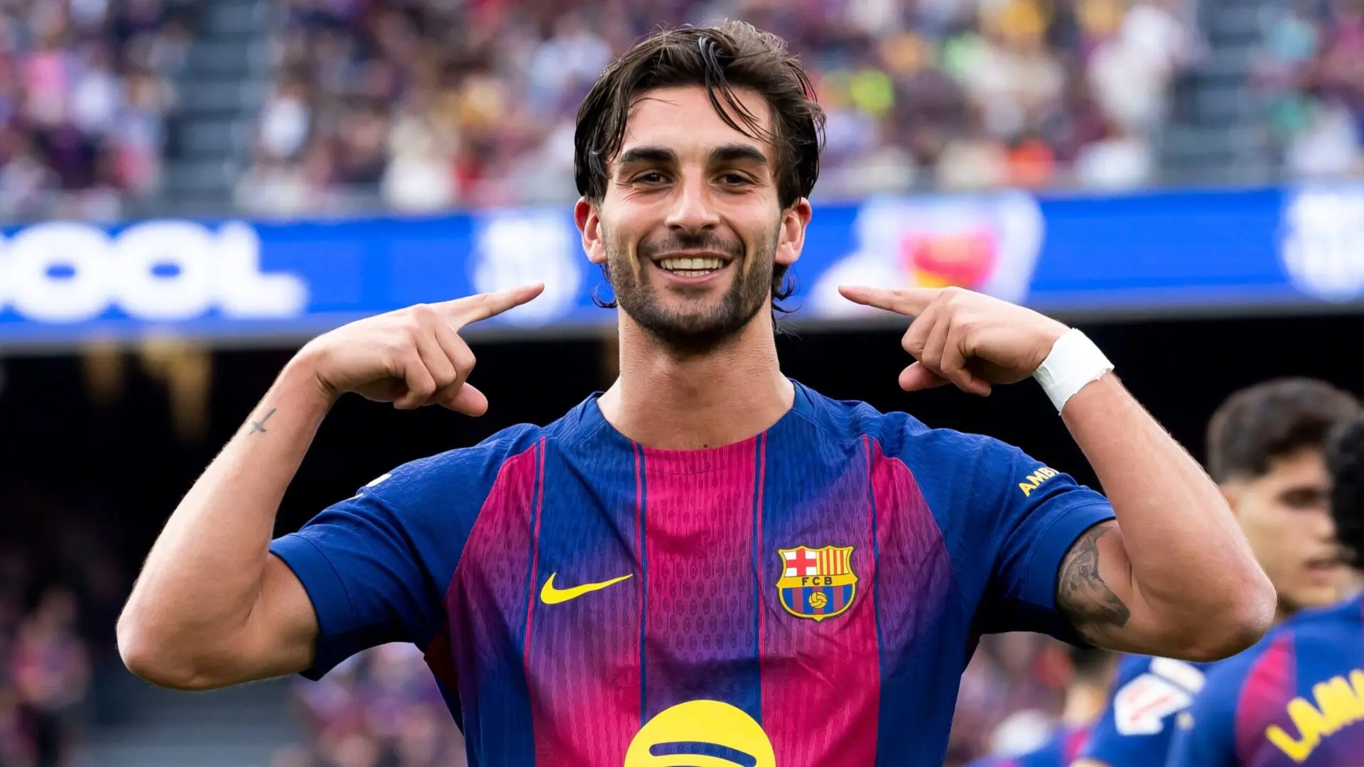 Ferrán Torres anotó un doblete en el derbi catalán que ganó el Barcelona sobre el Espanyol.