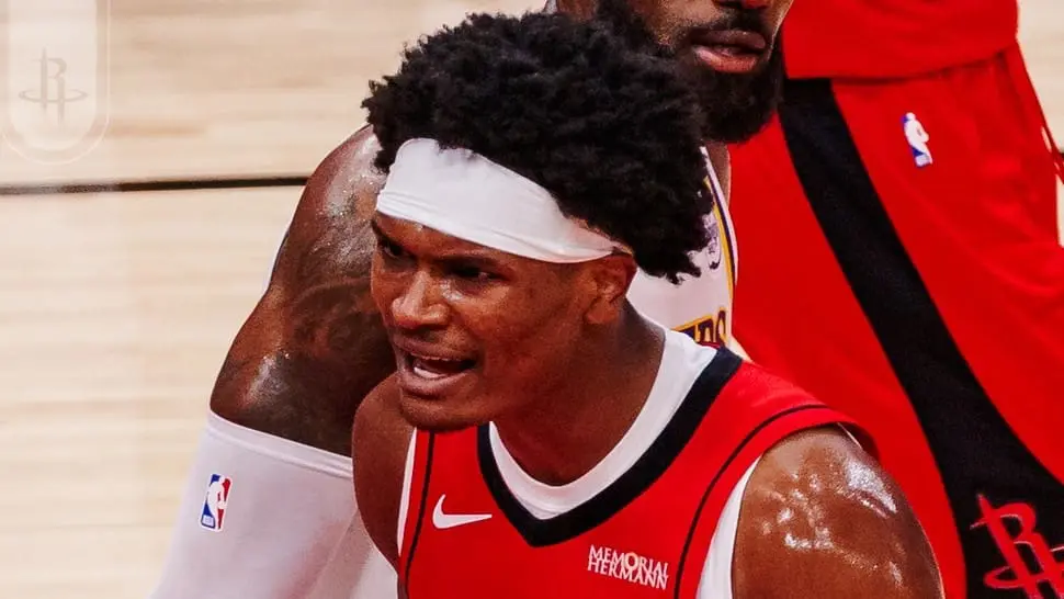 Rockets evitan la barrida al vencer a Lakers en el Juego 4