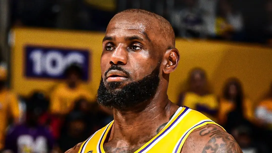 Lakers domina a Rockets en el Juego 1 de playoffs