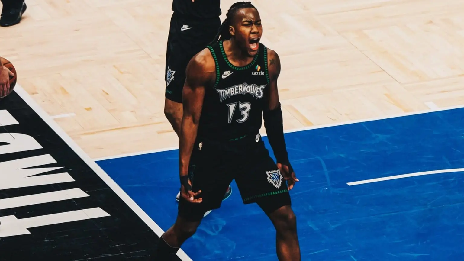 Timberwolves ponen a los Nuggets al borde de la eliminación