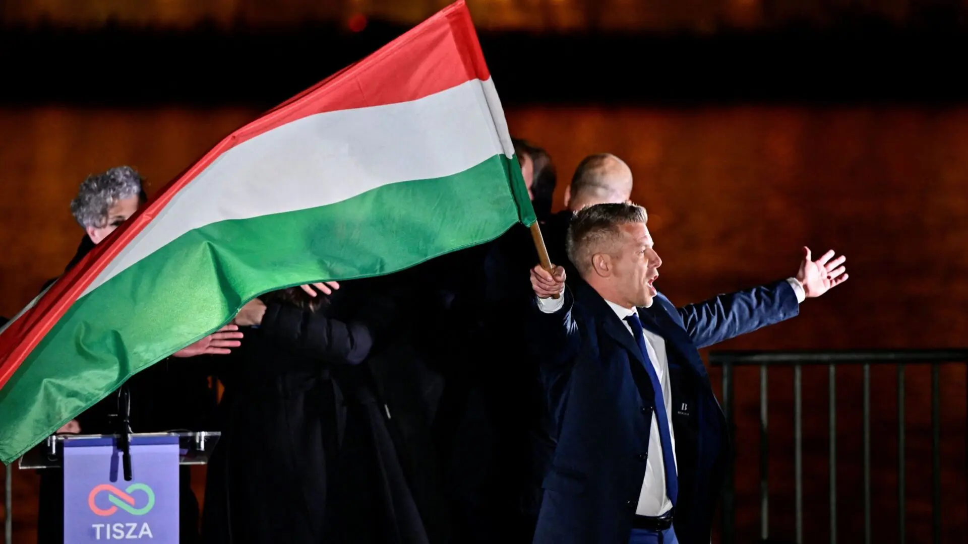 Hungría elige nuevo primer ministro tras gobierno de 16 años