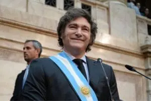 Presidente de Argentina buscará la relección el próximo año 2027