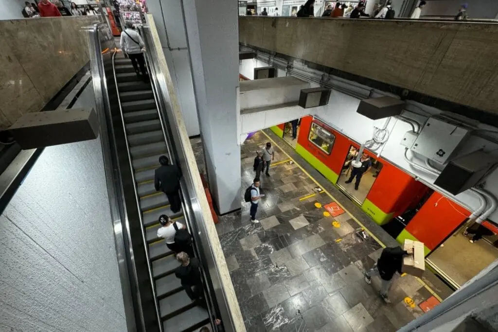 11 heridos en estación Miguel Ángel de Quevedo del Metro tras accidente en escalera eléctrica
