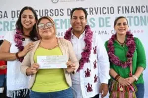 Gobernador de Chiapas impulsa autonomía económica de mujeres en Comalapa