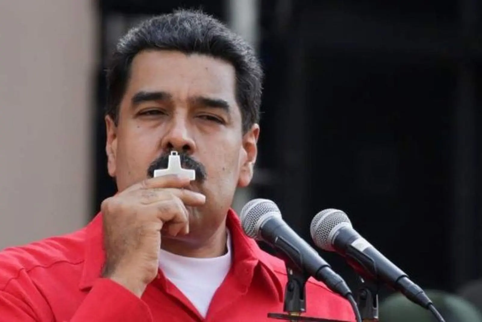 "Grita por las noches y lee biblias en chino": ex convicto relata actitud de Nicolás Maduro en la cárcel