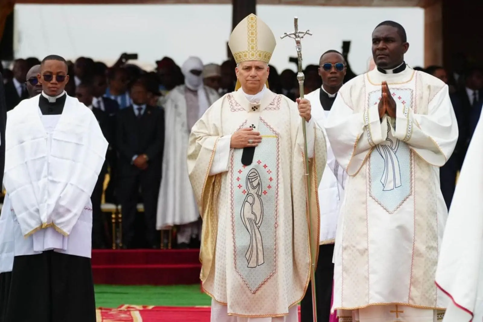 El Papa finalizó su viaje por África con emotivo mensaje