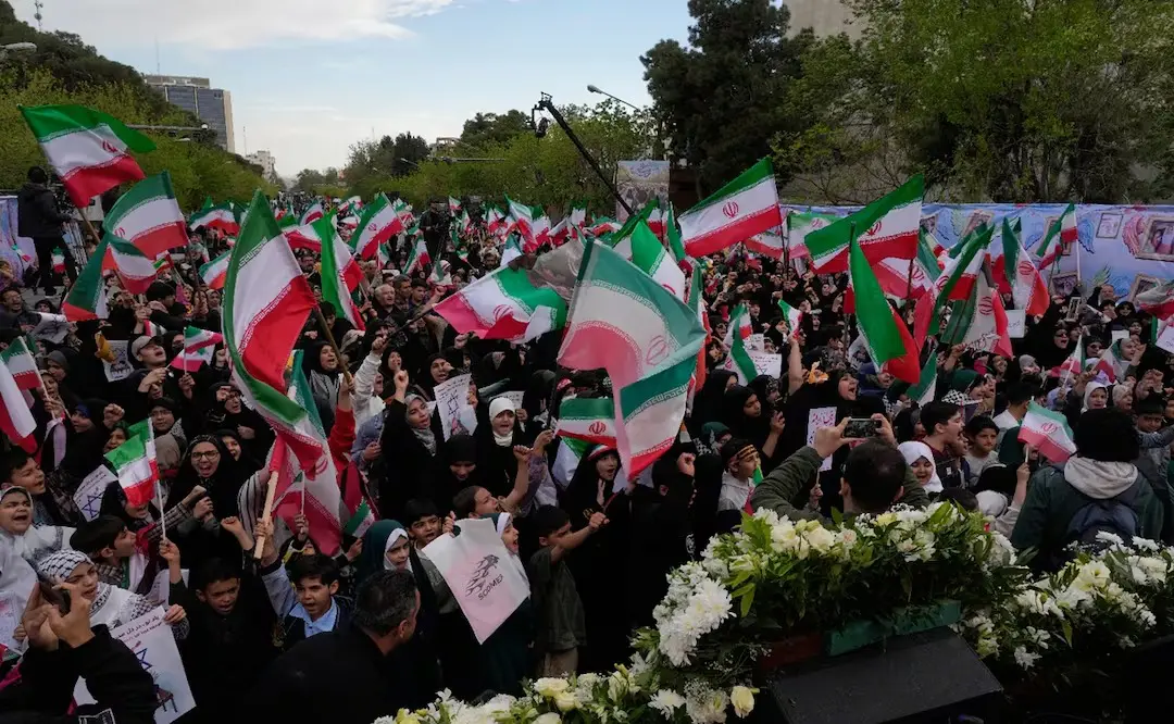 Pueblo de Irán forma cadenas humanas en puntos claves del país para ser frente a las amenazas de Donald Trump